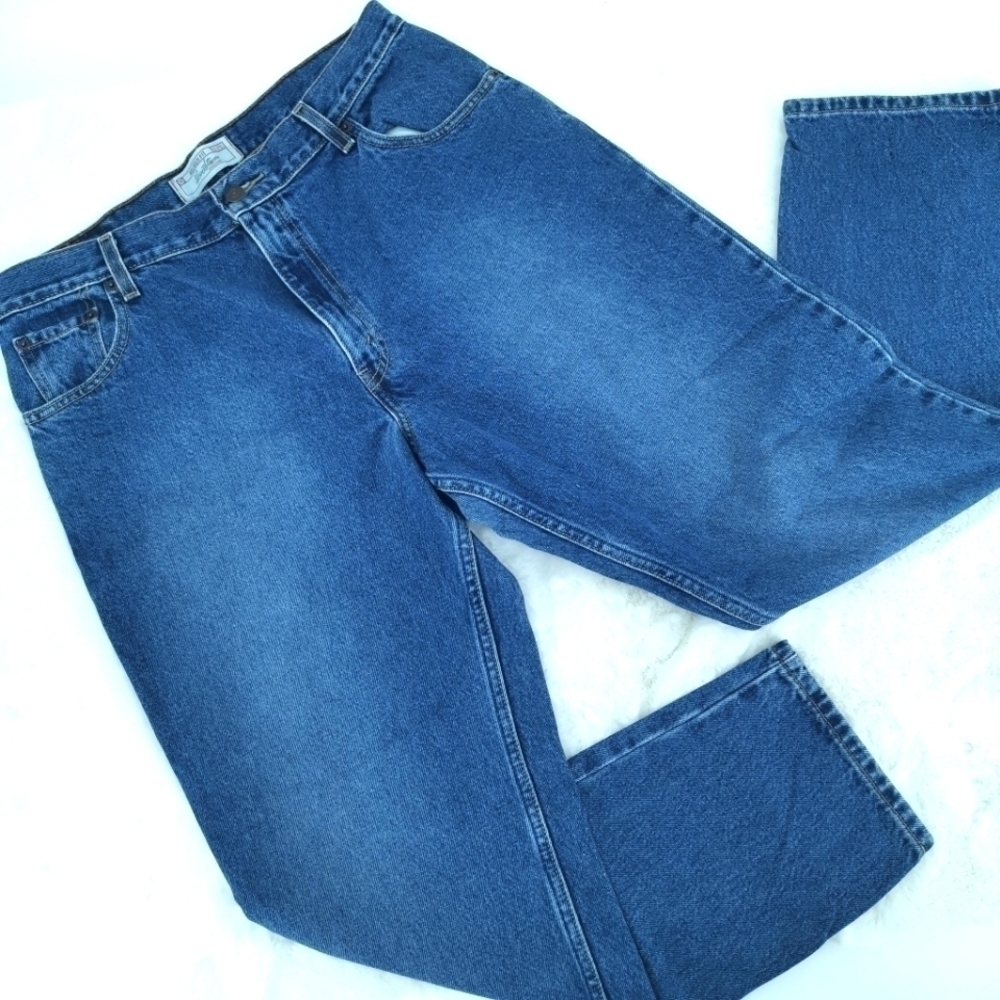 Levi's Women's 16M High Rise Vtg Cotton Mom Pants - Picture 2 of 16